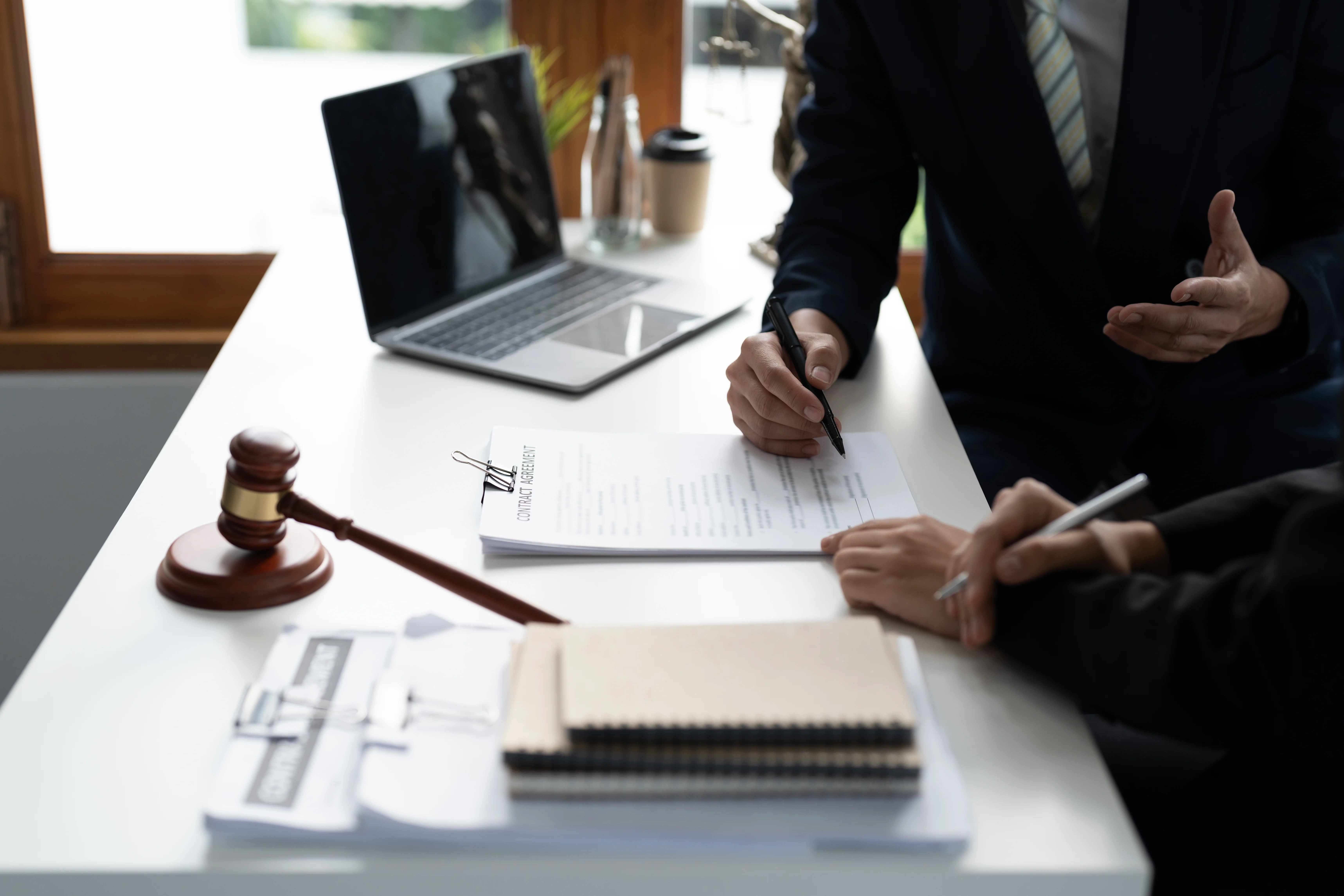 Signature d'un contrat lors d'une opération exceptionnelle accompagnée par un avocat fiscaliste